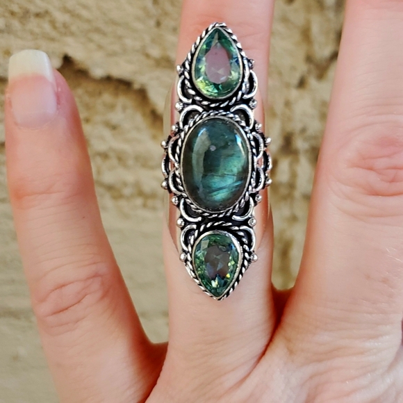 New Labradorite & Tsavorite 925 Silver Statement Ring. - Picture 2 of 16